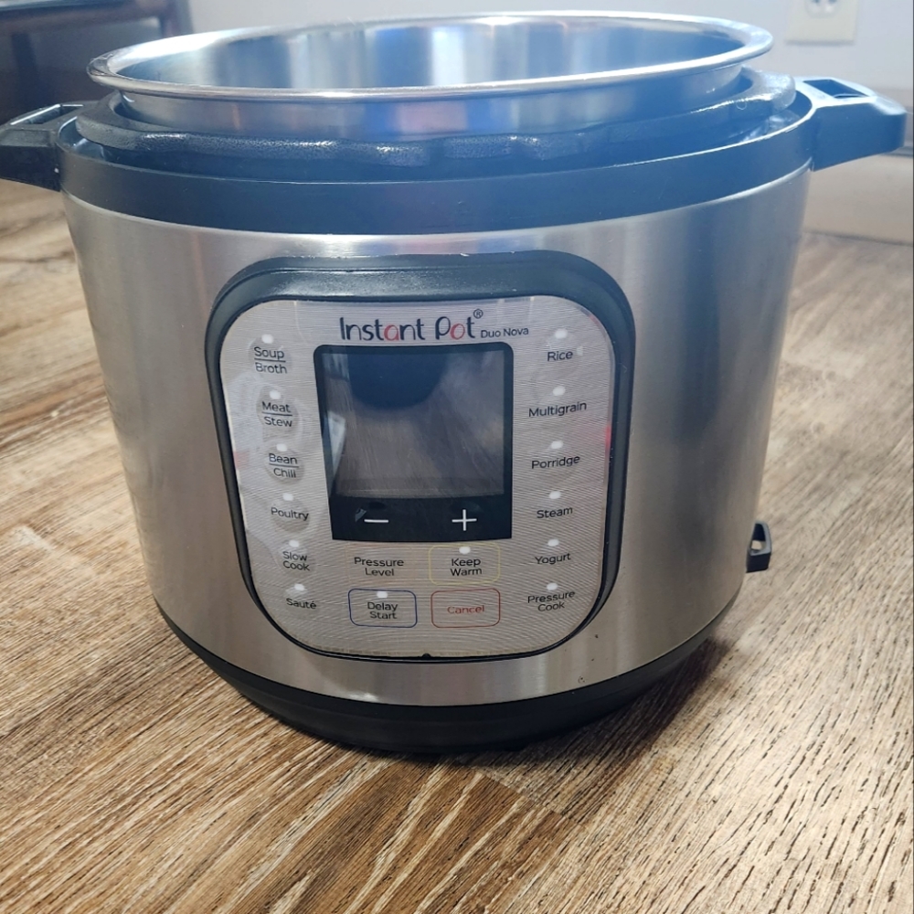 Instant pot like brand new condition